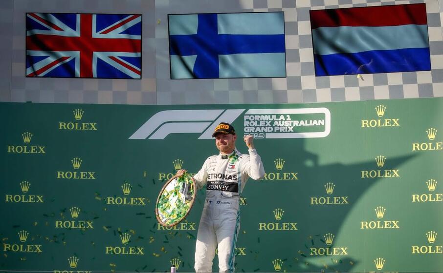 l esultanza del vincitore su podio australiano