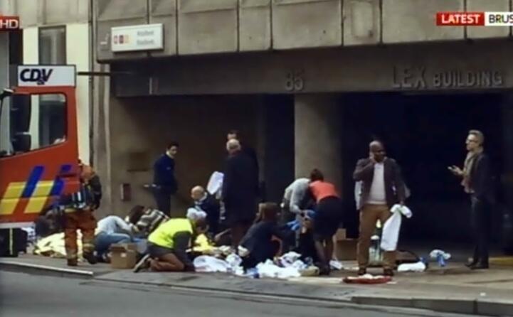 un ordigno esploso nella metro di maelbeek due kamikaze si sono fatti esplodere in aeroporto (ansa)