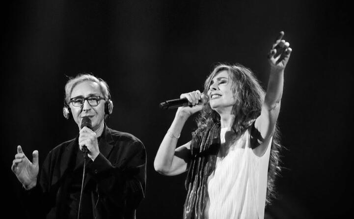 e alla canzone d autore