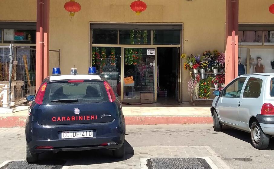 l emporio di via cagliari in cui stata messa a segno la rapina (foto l unione sarda farris)