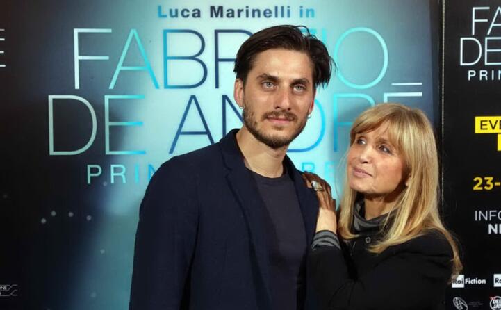 con luca marinelli che ha interpretato de andr nel film principe libero