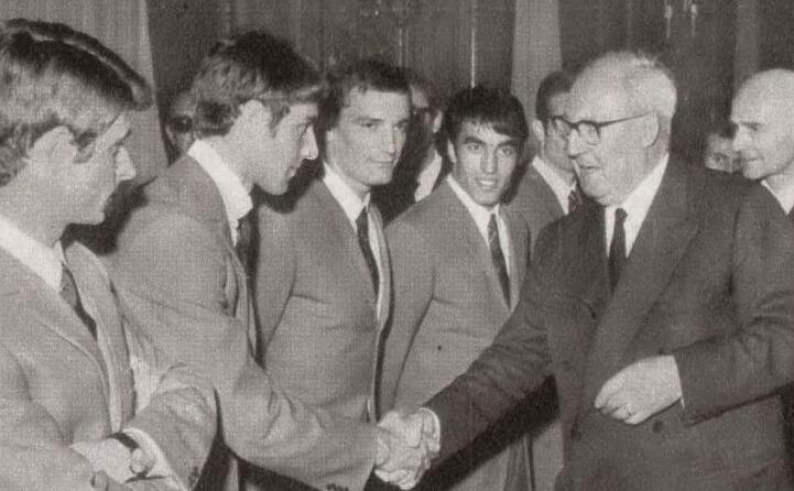 l italia ricevuta dal presidente della repubblica giuseppe saragat dopo la vittoria dell europeo del 1968