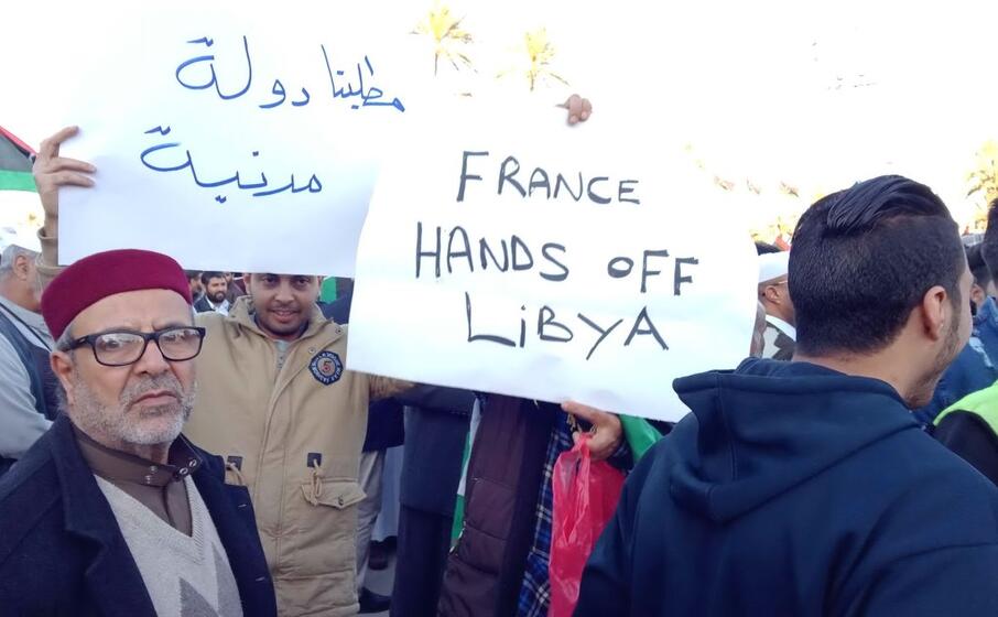 tripoli migliaia in piazza contro il generale haftar e la francia