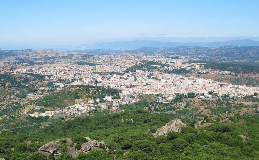 una veduta di nuoro (foto wikipedia)