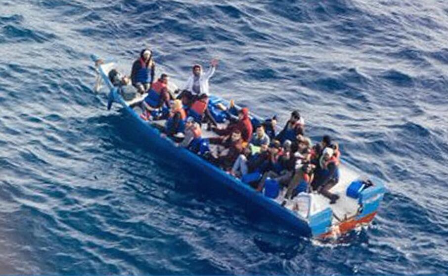 migranti nel mediterraneo (ansa)