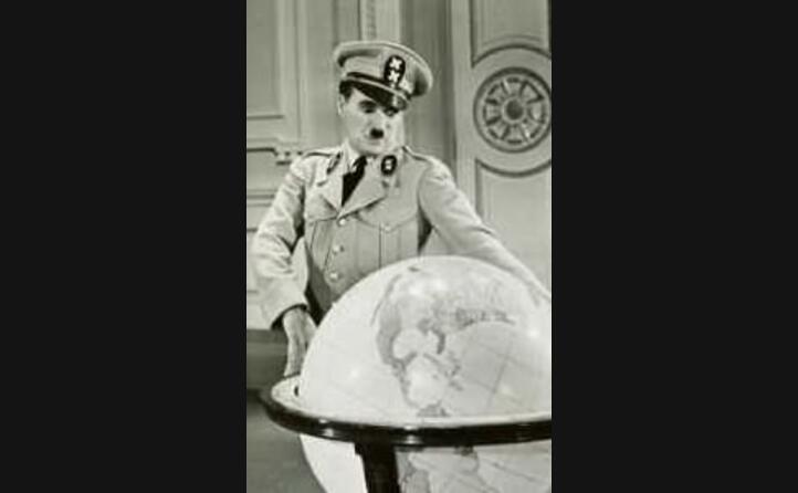 prende in giro adolf hitler ne il grande dittatore (foto wikipedia