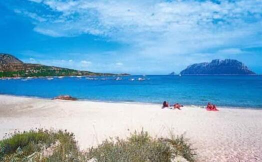 spiaggia porto istana (archivio l unione sarda)