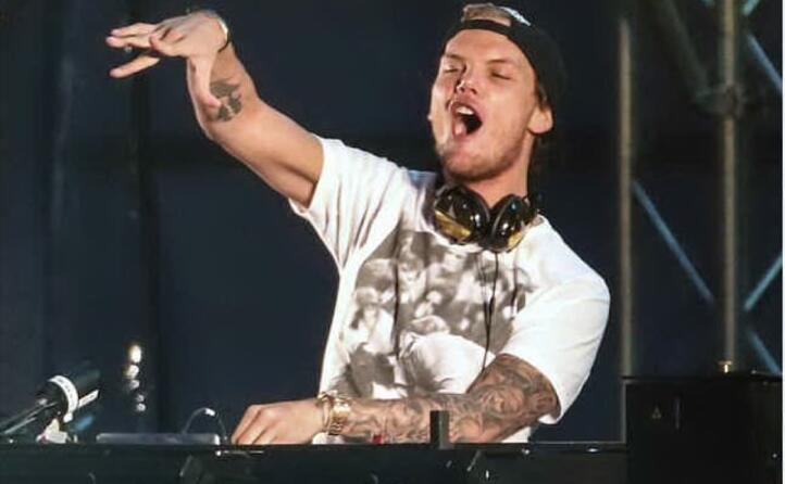 accaddeoggi il 20 aprile del 2018 viene trovato morto il dj avicii (ansa)