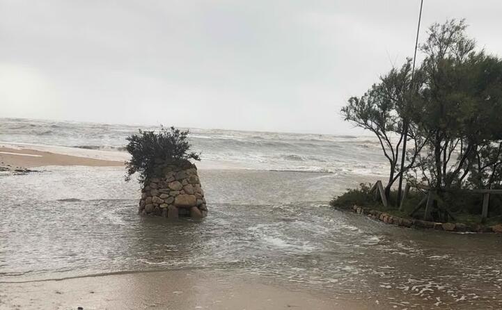 vento e mareggiate litorali sott acqua