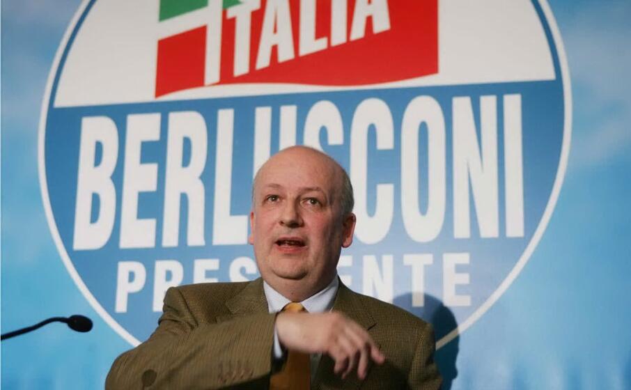 sandro bondi (ansa)