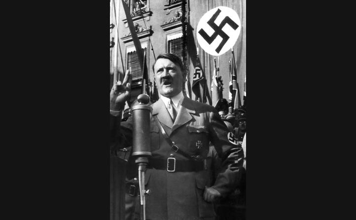 un discorso di hitler (ansa)