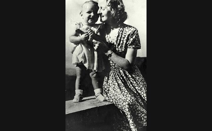 una foto di eva braun (ansa)