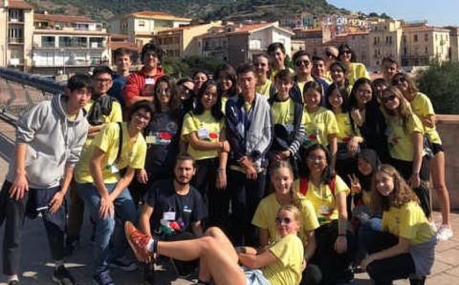 gli studenti (l unione sarda fiori)