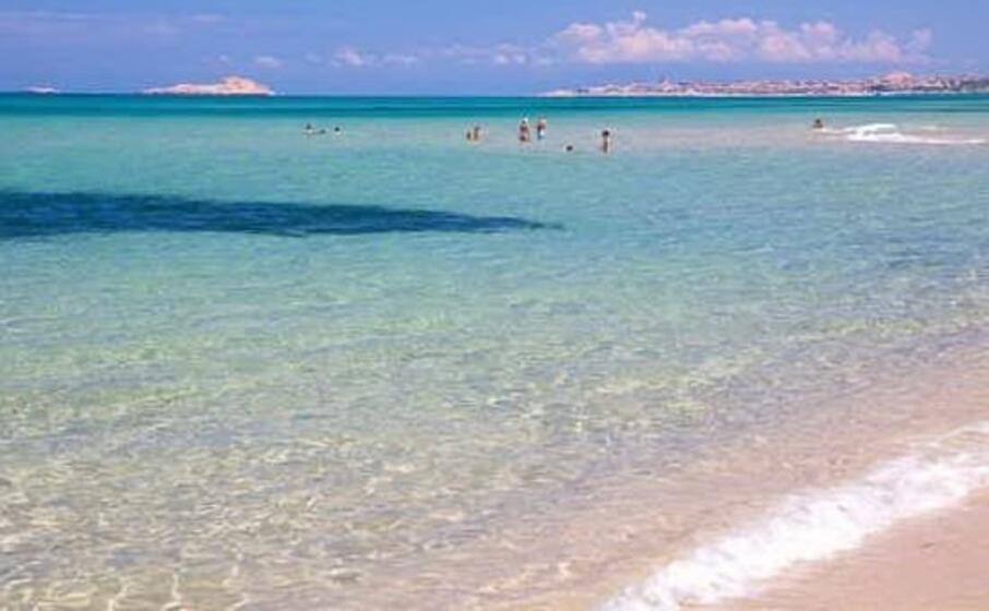 son ben 14 le spiagge sarde premiate da mare blu (in foto badesi)