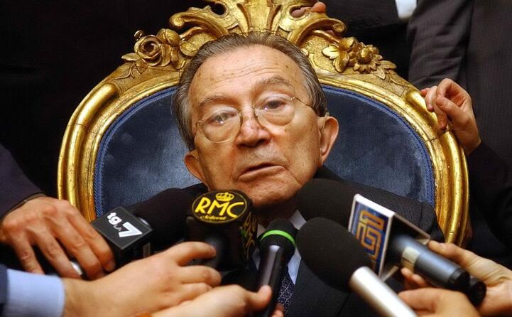 accaddeoggi 6 maggio 2013 muore giulio andreotti (archivio l unione sarda)