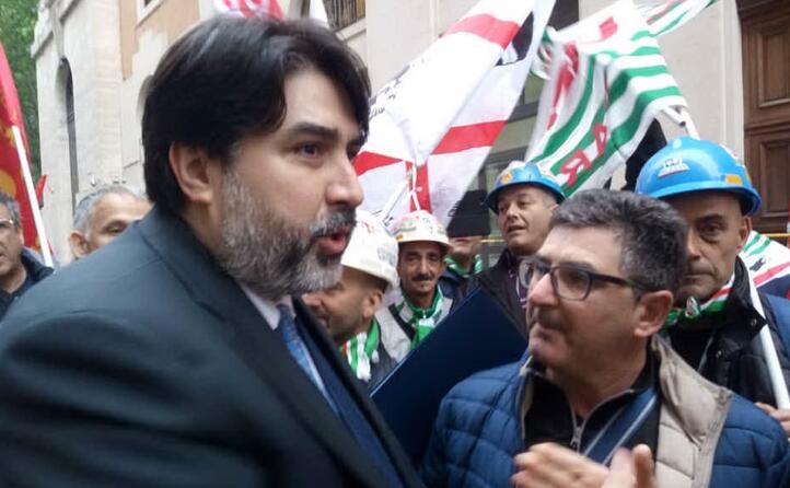 solinas a colloquio con i manifestanti