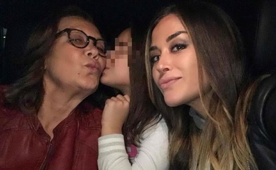 giorgia palmas festeggia la grandissima fortuna di essere tua figlia mamma e l infinita emozione di essere la tua mamma sofia