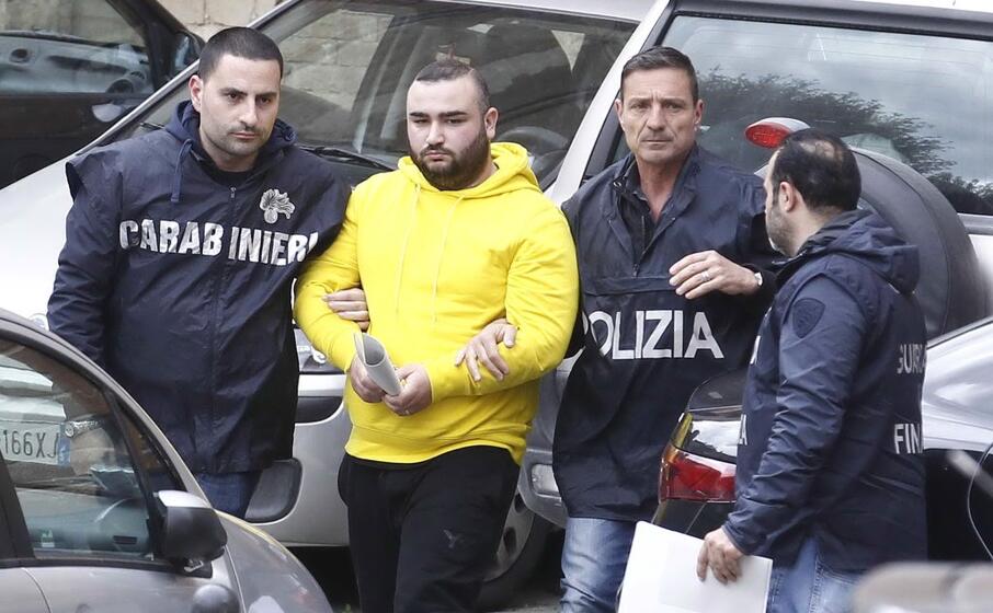 Tg2, è un caso il servizio sull'arresto del sicario che ha ferito Noemi