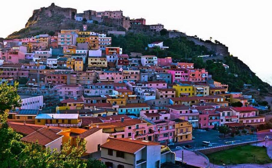 una veduta di castelsardo (foto l unione sarda tellini)