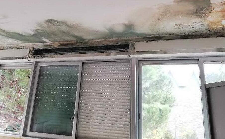 le infiltrazioni all interno della scuola (l unione sarda foto pinna)