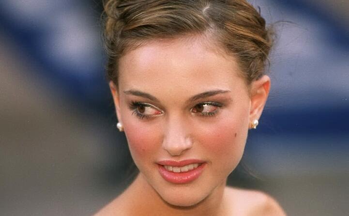 la pellicola stabilisce il record di incassi al botteghino (nella foto natalie portman)