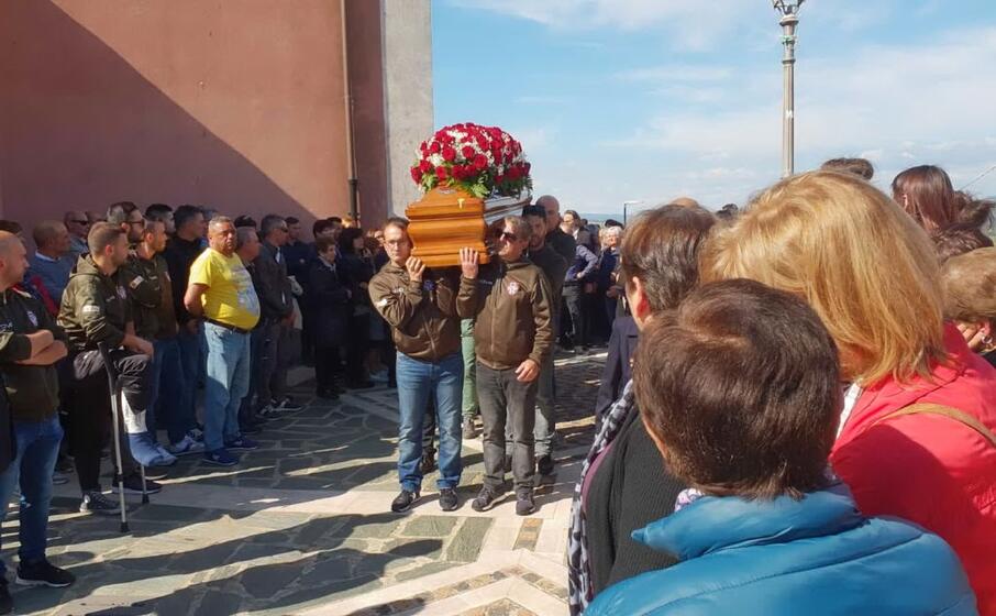 il funerale (l unione sarda pintori)