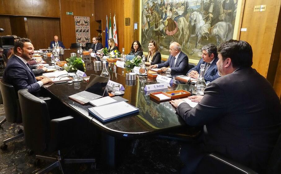 il governatore e la sua squadra al lavoro