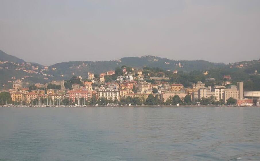 la citt di la spezia vista dal mare (fonte wikipedia)