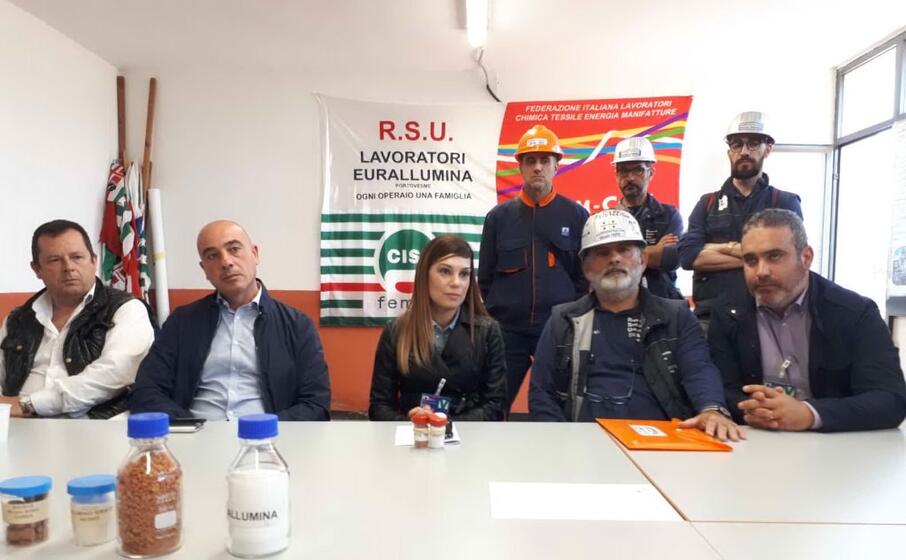 l assessore all industria anita pili in visita all eurallumina (foto l unione sarda pani)