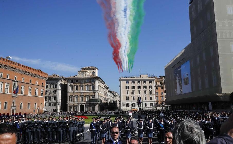 il via ufficiale alle 10 vicino ai fori imperiali