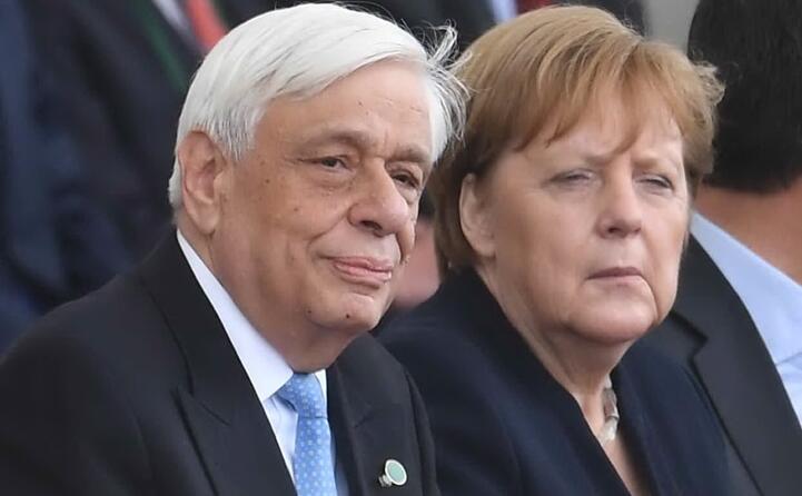 il presidente greco prokopis pavlopoulos e la cancelliera tedesca angela merkel