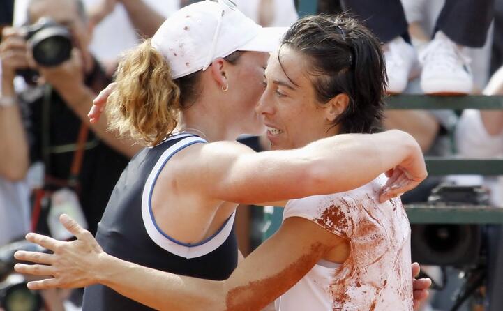 l abbraccio a fine partita con la stosur
