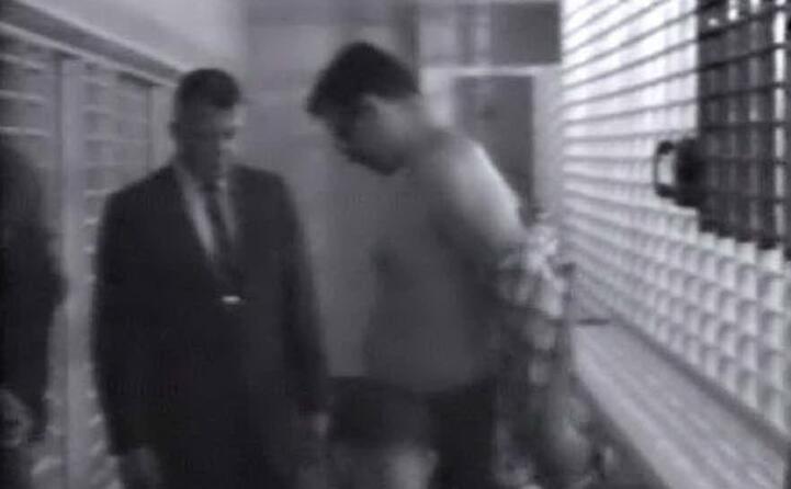 james earl ray si spoglia in carcere