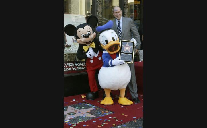 con topolino quando ottiene la stella sulla walk of fame di hollywood