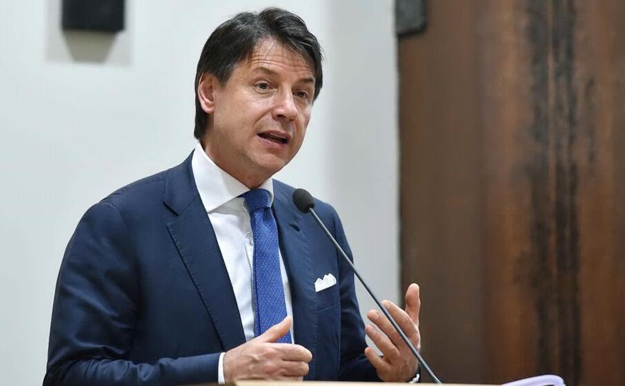 il premier giuseppe conte (ansa)