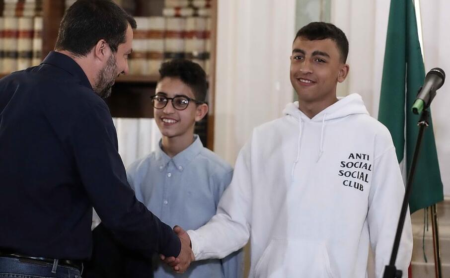 salvini con adam e ramy (ansa)