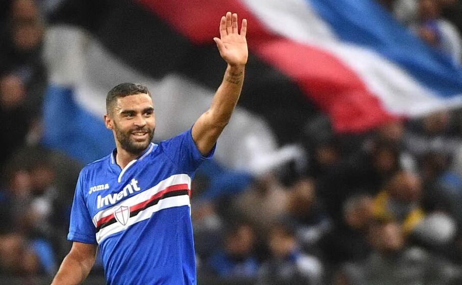 defrel con la maglia della samp (ansa)
