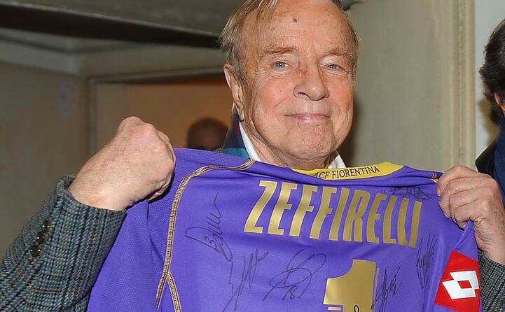 la maglia della fiorentina dedicata al regista