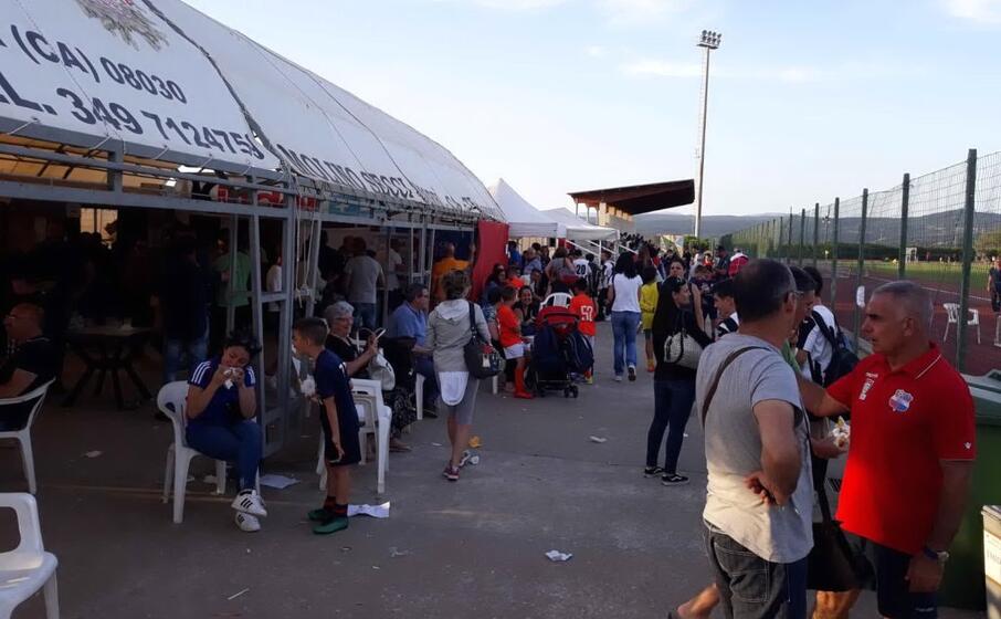 a bordo campo (l unione sarda gioia)