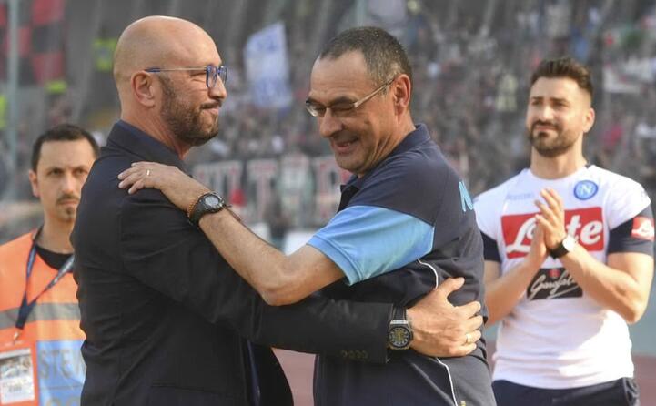 a napoli l abbraccio con walter zenga (ansa)