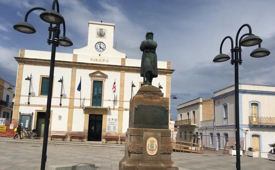 piazza belly a calasetta (foto l unione sarda scano)