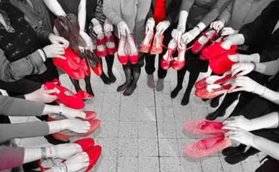 violenza sulle donne foto simbolo (archivio l unione sarda)