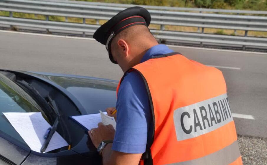 controlli stradali dei carabinieri (foto l unione sarda pintori)