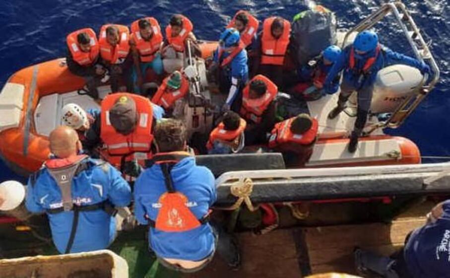i soccorritori hanno salvato 31 persone (ansa)