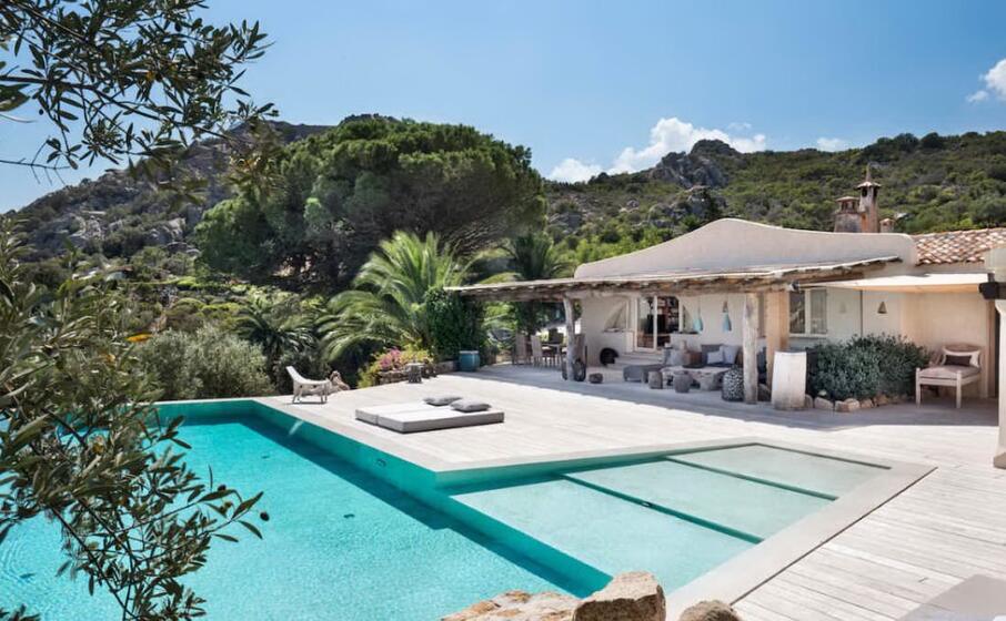 sardegna ecco le mega ville dei vip