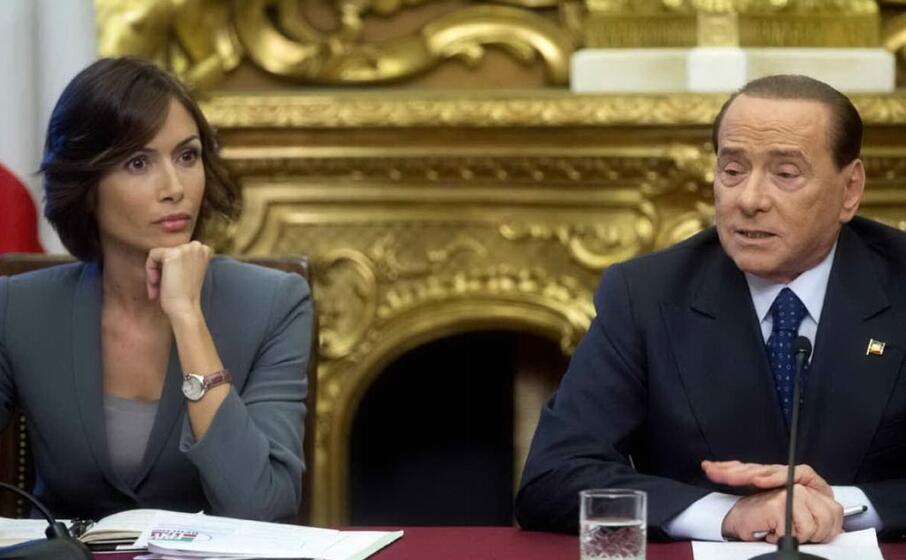 mara carfagna e silvio berlusconi (ansa)