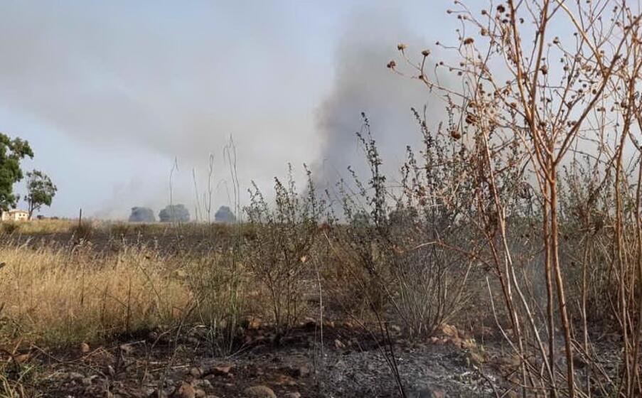 una fase dell incendio (l unione sarda foto ivan murgana)