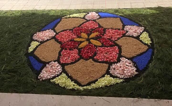 anche quest anno i parrocchiani hanno abbellito chiesa e sagrato di fiori