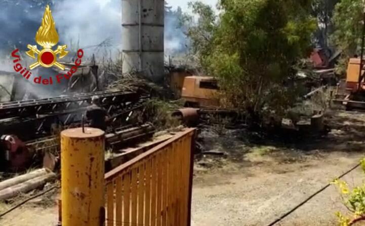 (foto vigili del fuoco cagliari)