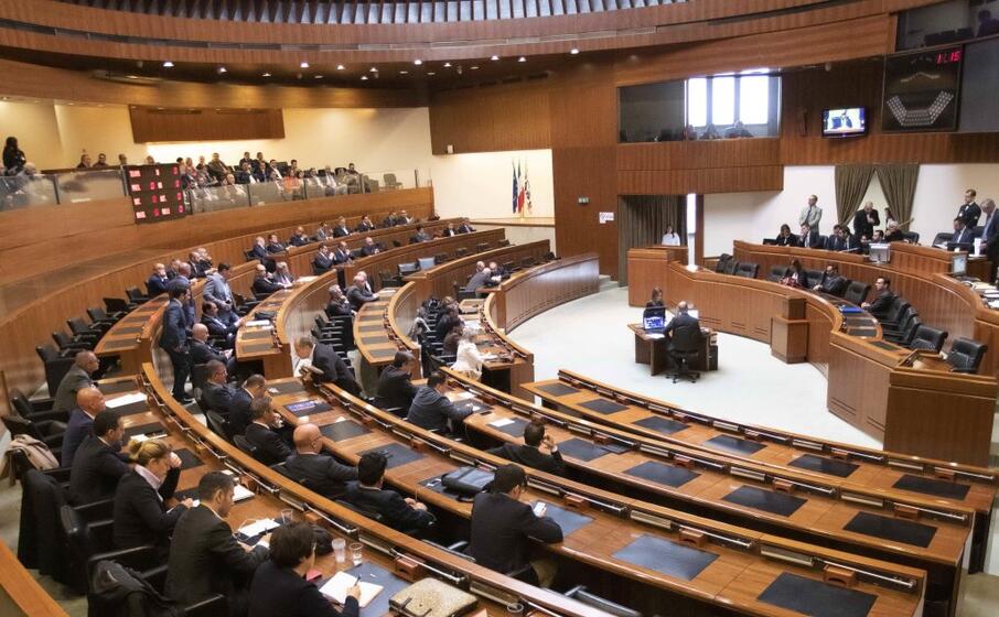 l aula del consiglio regionale (archivio l unione sarda)